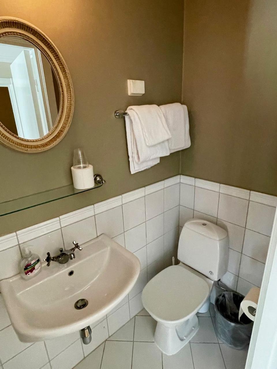 Bad Hotel 3*