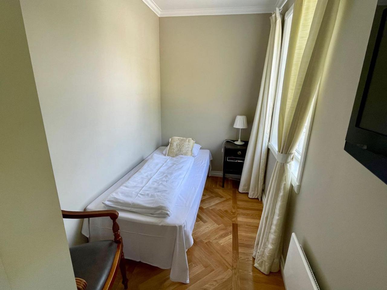 Bad Hotel 3*
