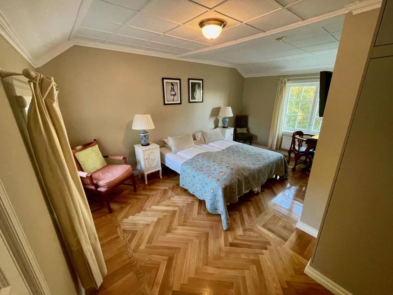 Bad Hotel 3*